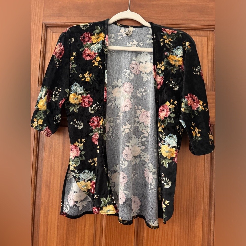 Pomelo Velvet Velour Open Cardigan Girls Size XS Black Floral Kimono Casual Soft